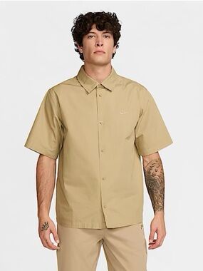 Nike Club Short Sleeve Button T-Shirt Mens Large Parachute Beige Khaki Woven